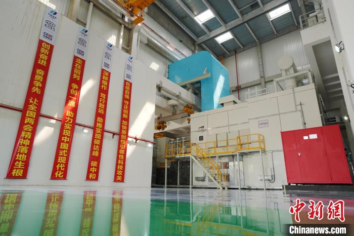 天下产化F级50兆瓦重型燃气轮机机组。。。。。。。。　long8供图